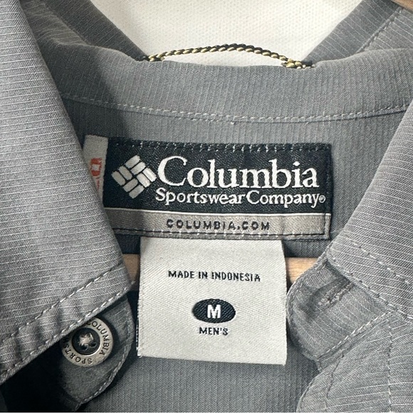 Columbia Sportswear Outdoor Camp Gray Short Sleeve Button Down Shirt - Picture 6 of 9